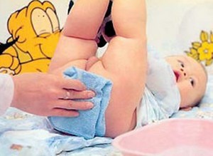 给宝宝用棉布尿片应注意什么？