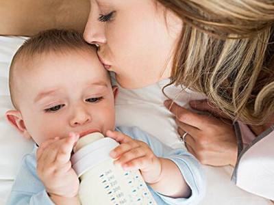 混合喂养的宝宝突然不吃奶粉是什么原因？应该怎么办