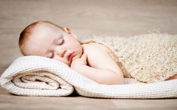 婴儿睡姿不当可致猝死？如何预防婴儿猝死